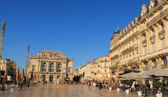 Can tourists obtain marijuana (weed) in Monpellier legally? Also, can tourist buy cbd products (cbd oil, cbd edibles, vape liquids, cbd pills) in Montpellier?