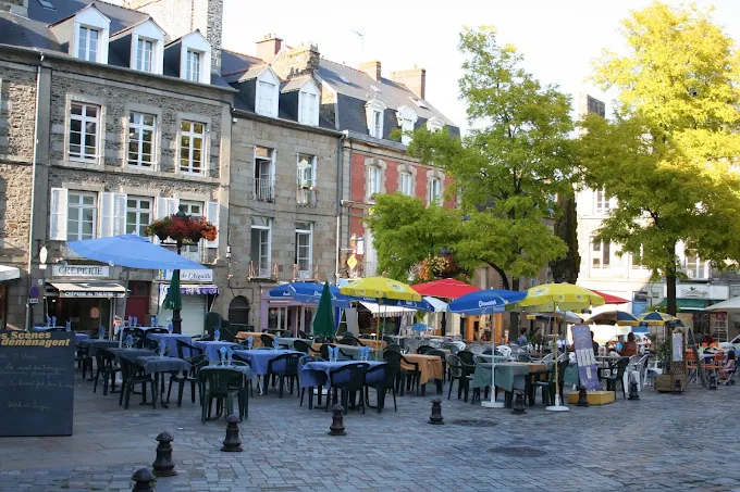 Cannabis culture in Rennes, France, featuring the city’s historic streets, nightlife and vibrant student atmosphere
